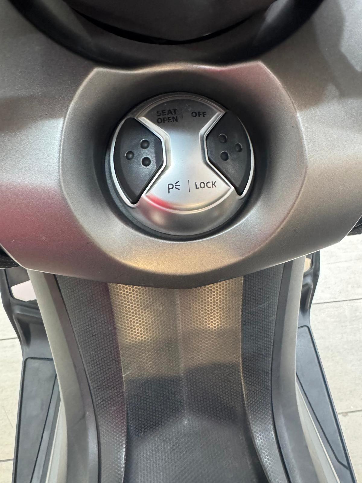 Yamaha T Max 530 AIRON MAX