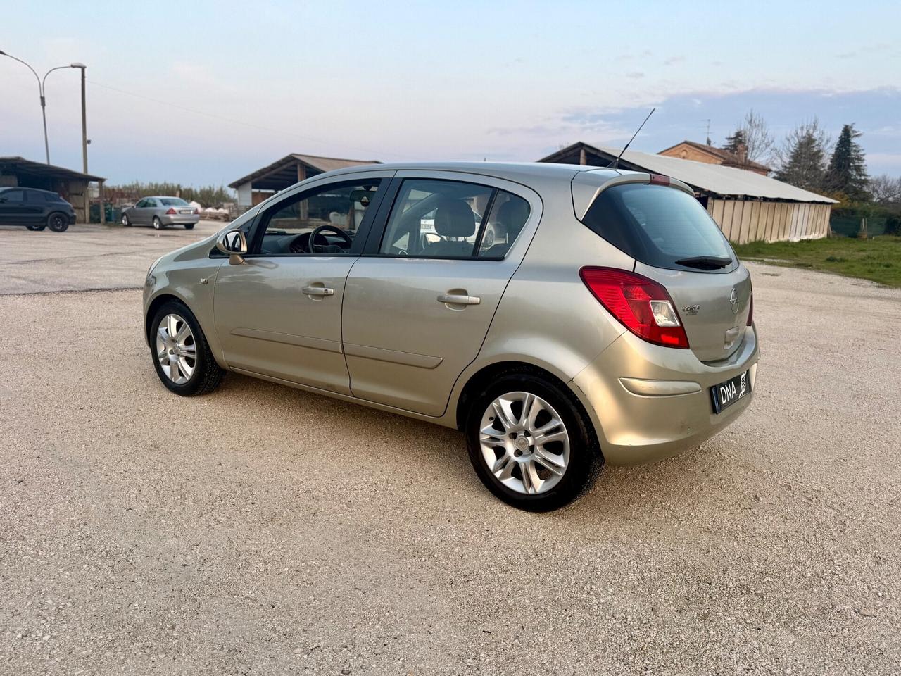 Opel Corsa 1.2 Benzina Metano unipropr. NEOPATENTATI