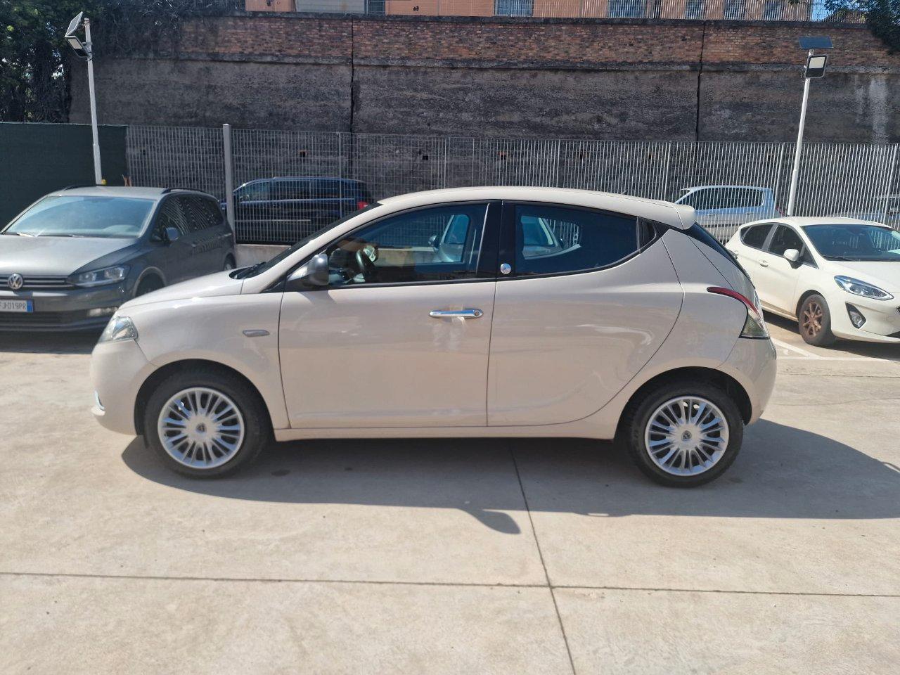 Lancia Ypsilon 5 Porte Ypsilon 1.2 Silver ecochic Gpl 69cv scad.bombola 2036