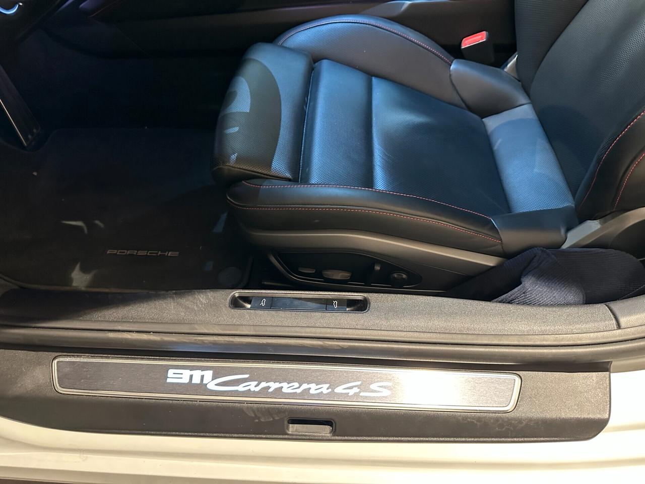 Porsche 911 Carrera 4S Cabriolet