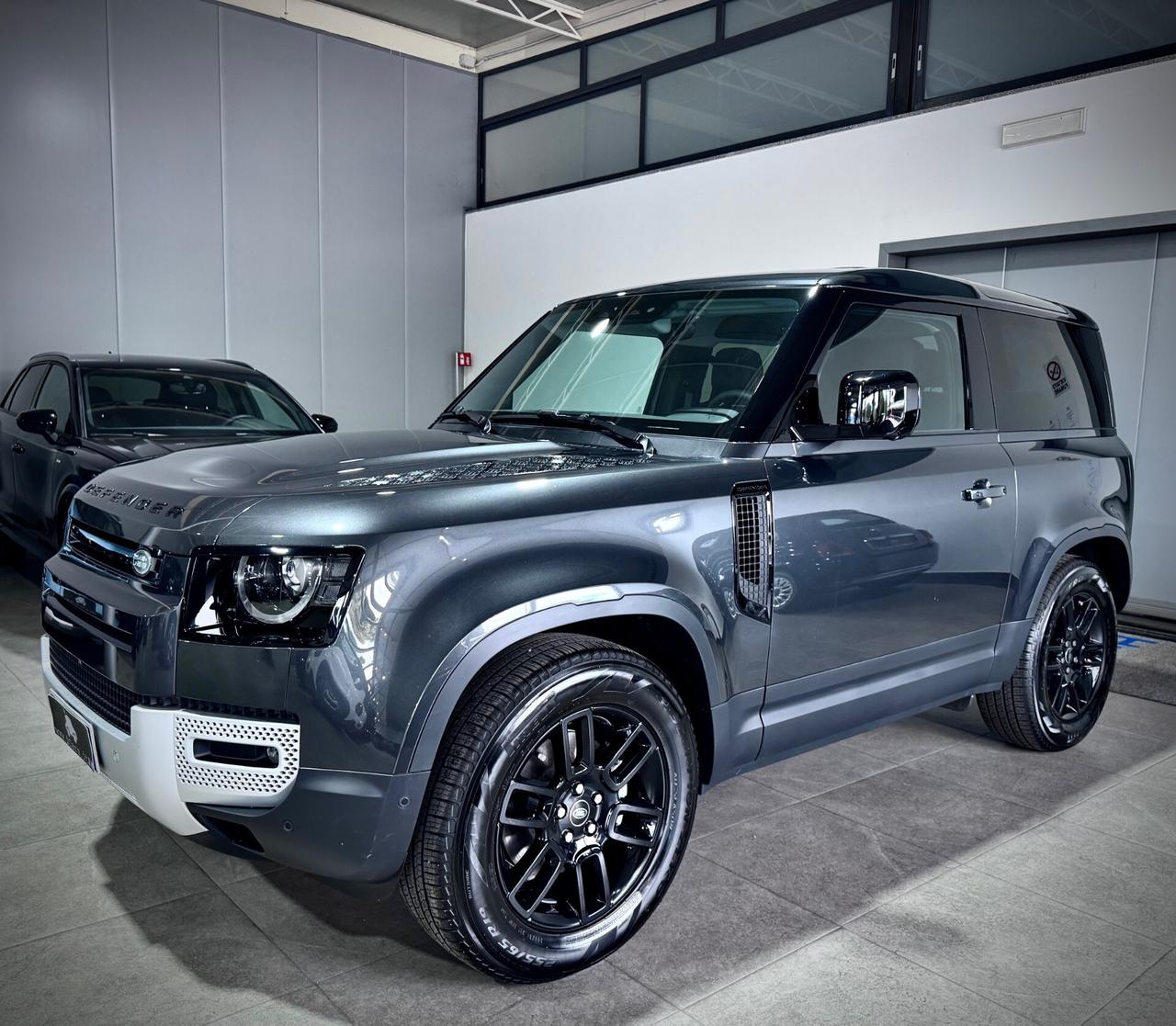 Land Rover Defender 90 3.0d i6 200CV Mhev X-Dynamic S Carpatian Grey