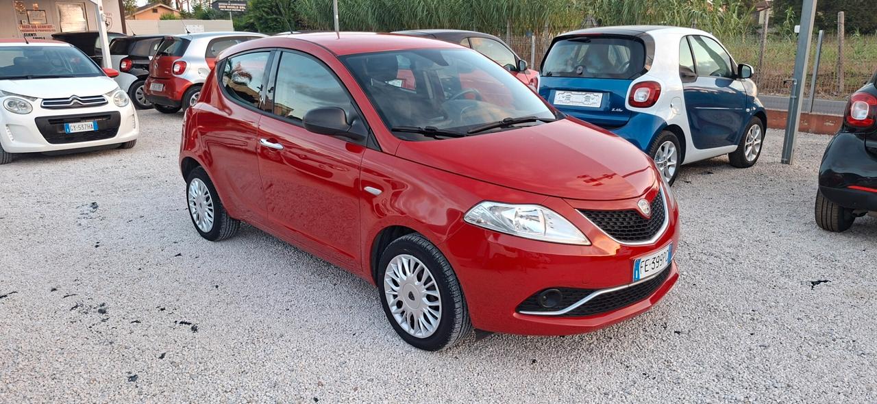 Lancia Ypsilon 1.2 69 CV 5 porte Silver