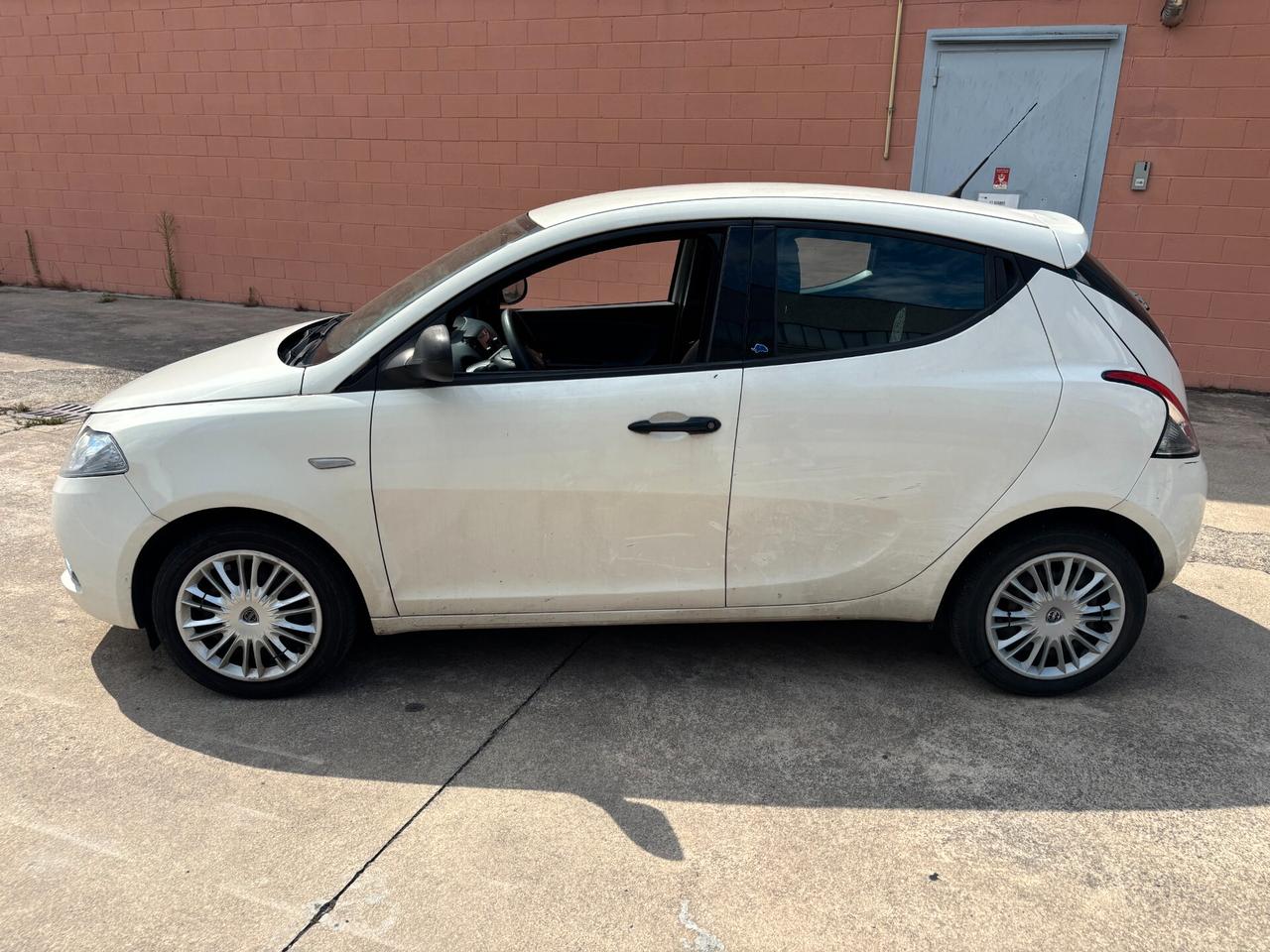 Lancia Ypsilon 1.2 69 CV 5 porte GPL Ecochic Gold