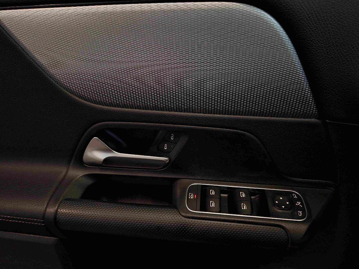 MERCEDES GLB 200 d auto 7posti - RETRO-CAM - LED - GAR.24 MESI