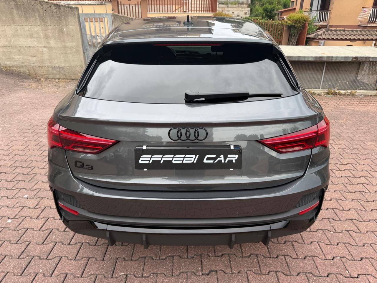 Audi Q3 Sportback 45 TFSI e S tronic Identity Black