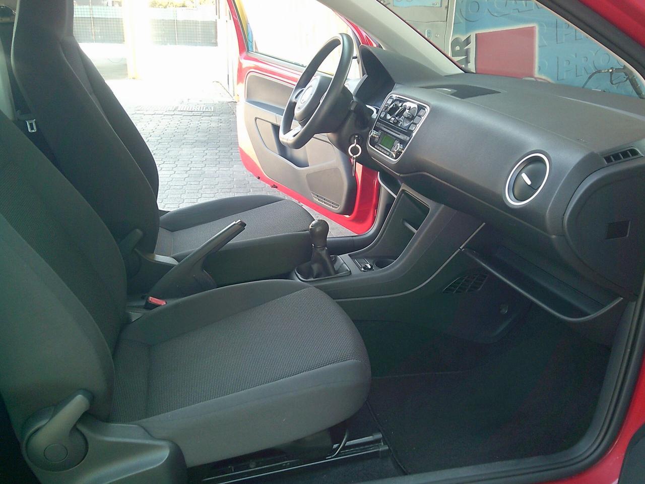 Volkswagen up! 1.0 3p. take