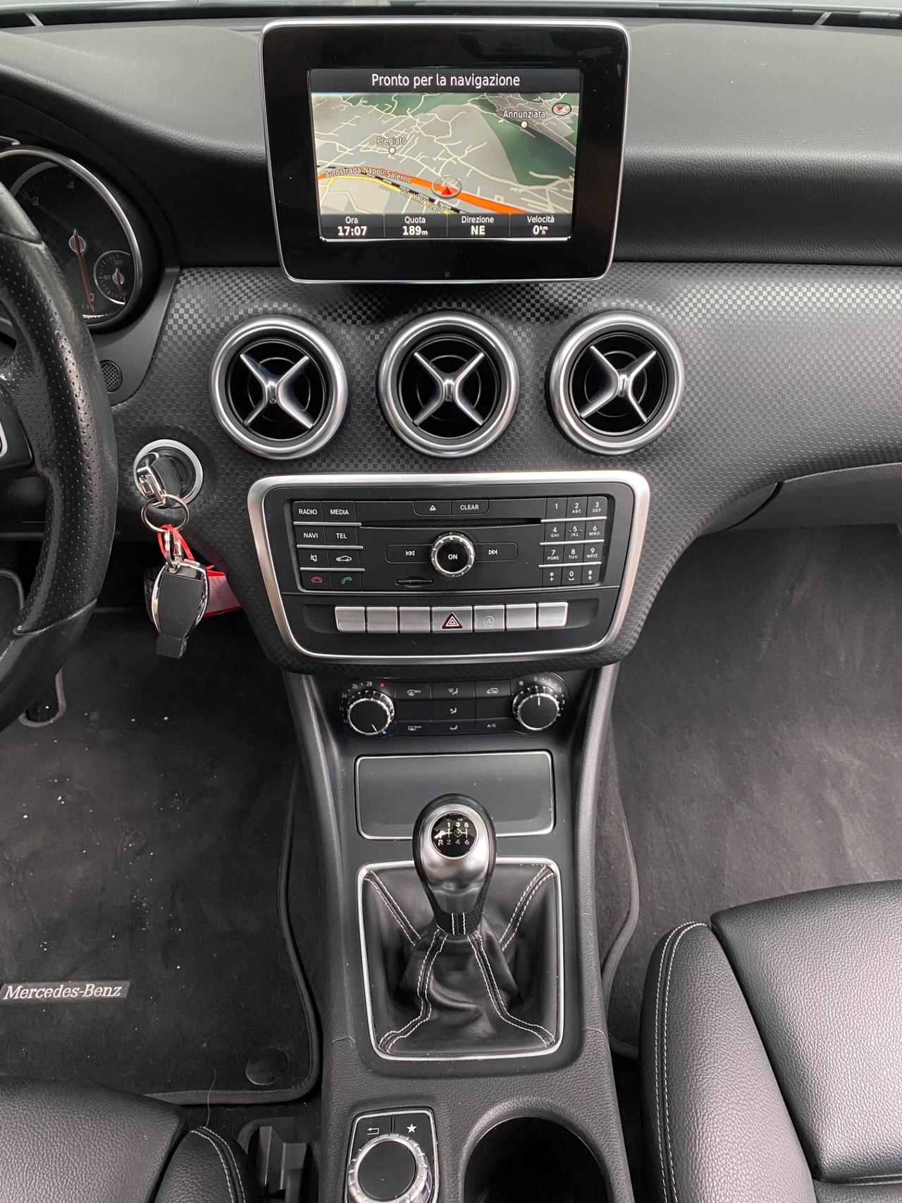Mercedes-Benz A 180d 1.5 109cv Premium - 2017