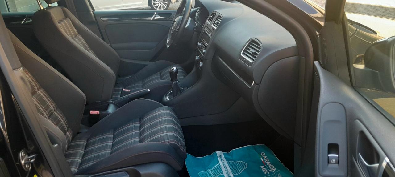 Volkswagen Golf GTI 2.0 TSI 5p.