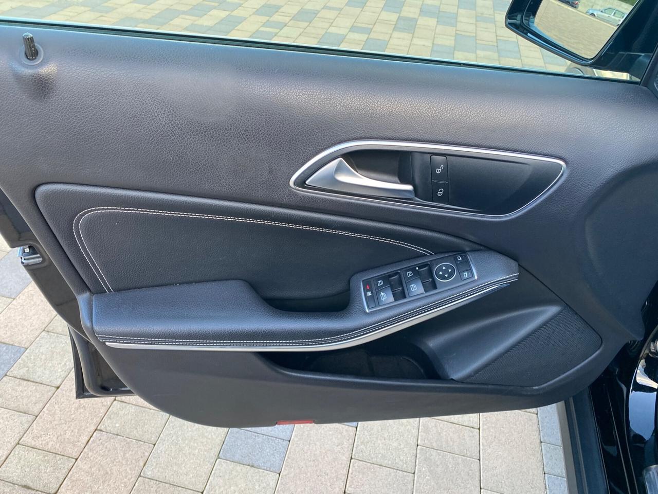 Mercedes-benz GLA 180 GLA 180d SPORT FULL OPTIONAL