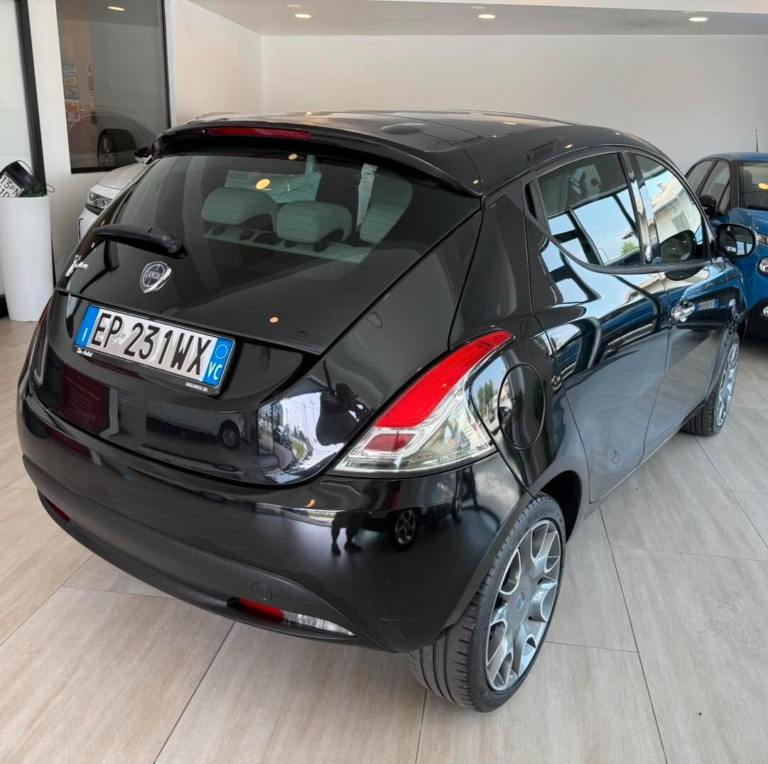 Lancia Ypsilon 1.2 69 CV 5 porte GPL Ecochic Gold