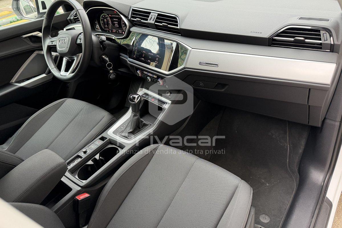 AUDI Q3 45 TFSI e S tronic Business