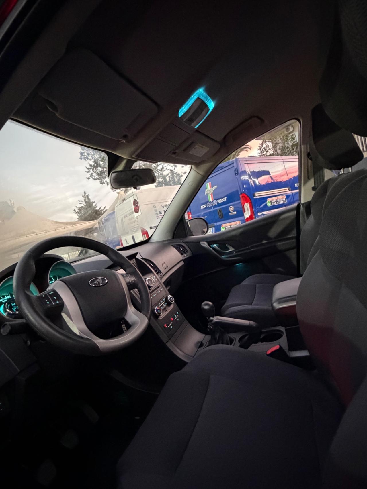 Mahindra XUV500 2.2 16V FWD W6