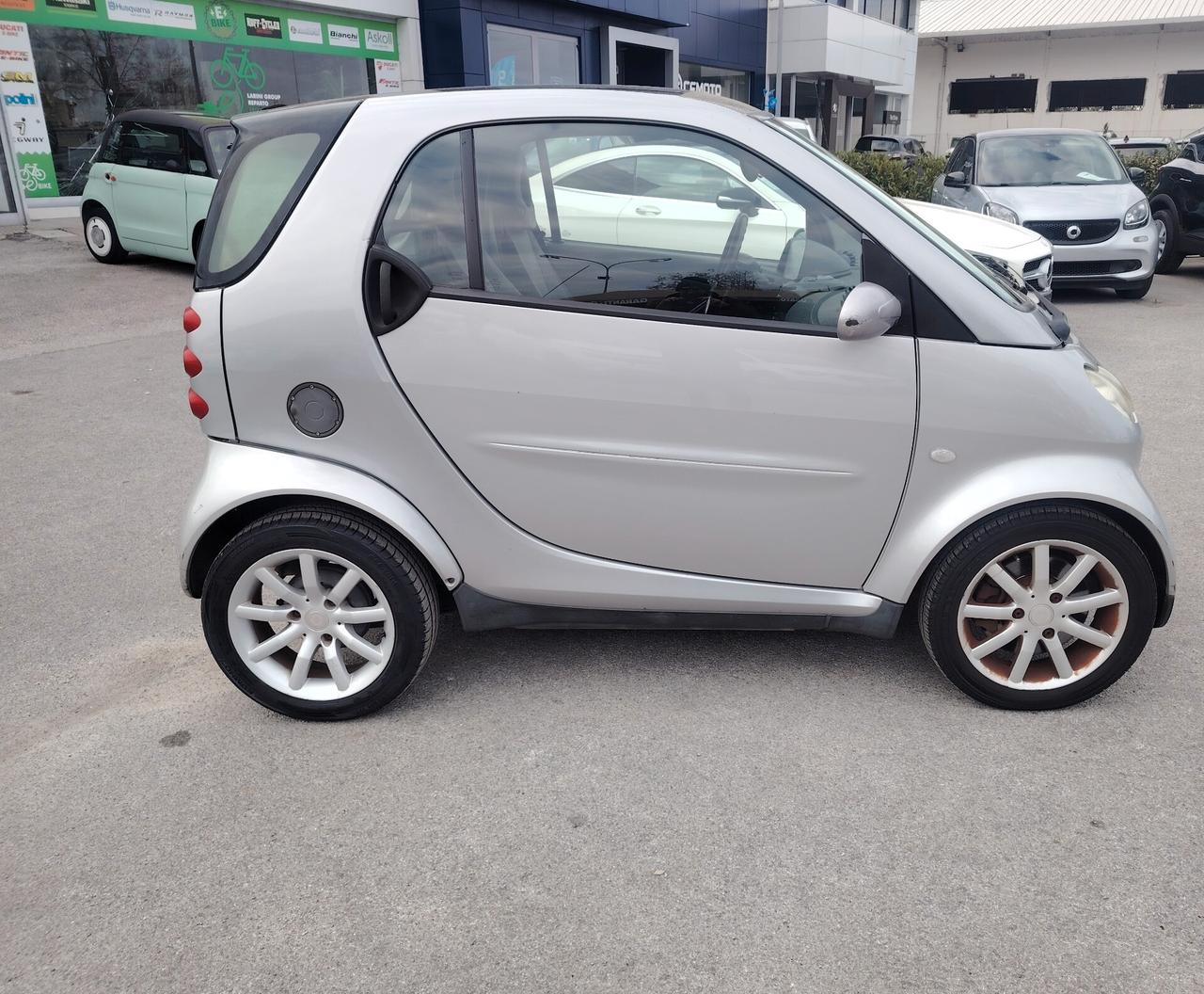 Smart ForTwo 700 coupé pure (45 kW) - NEOPATENTATO
