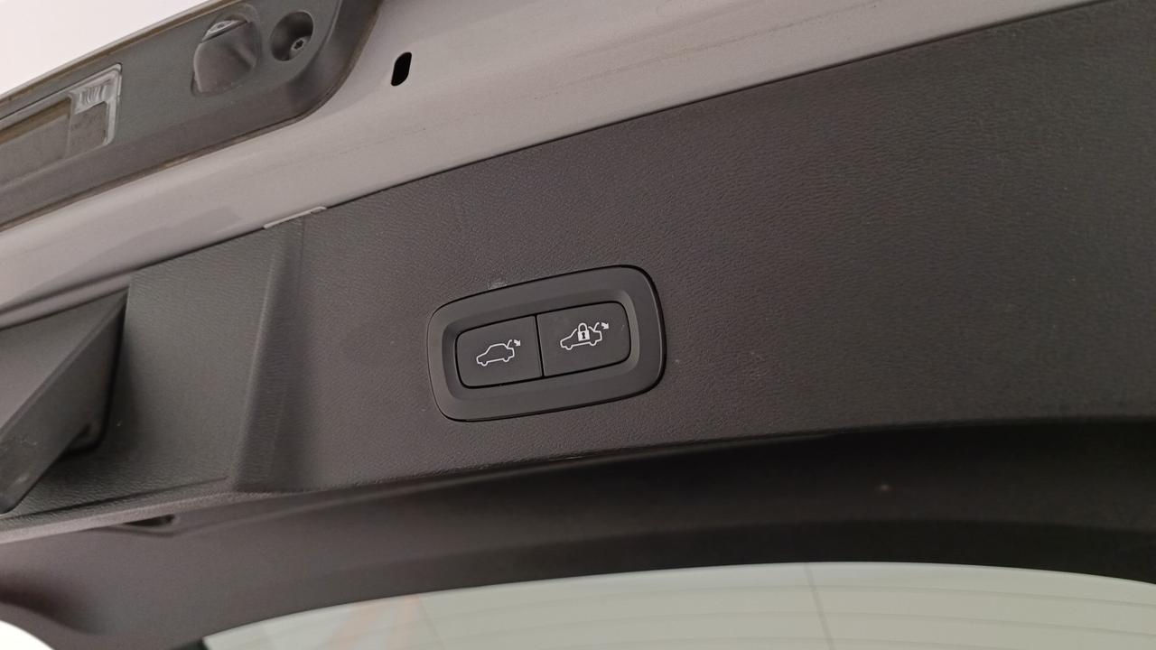 VOLVO XC40 1.5 t4 recharge phev Core auto