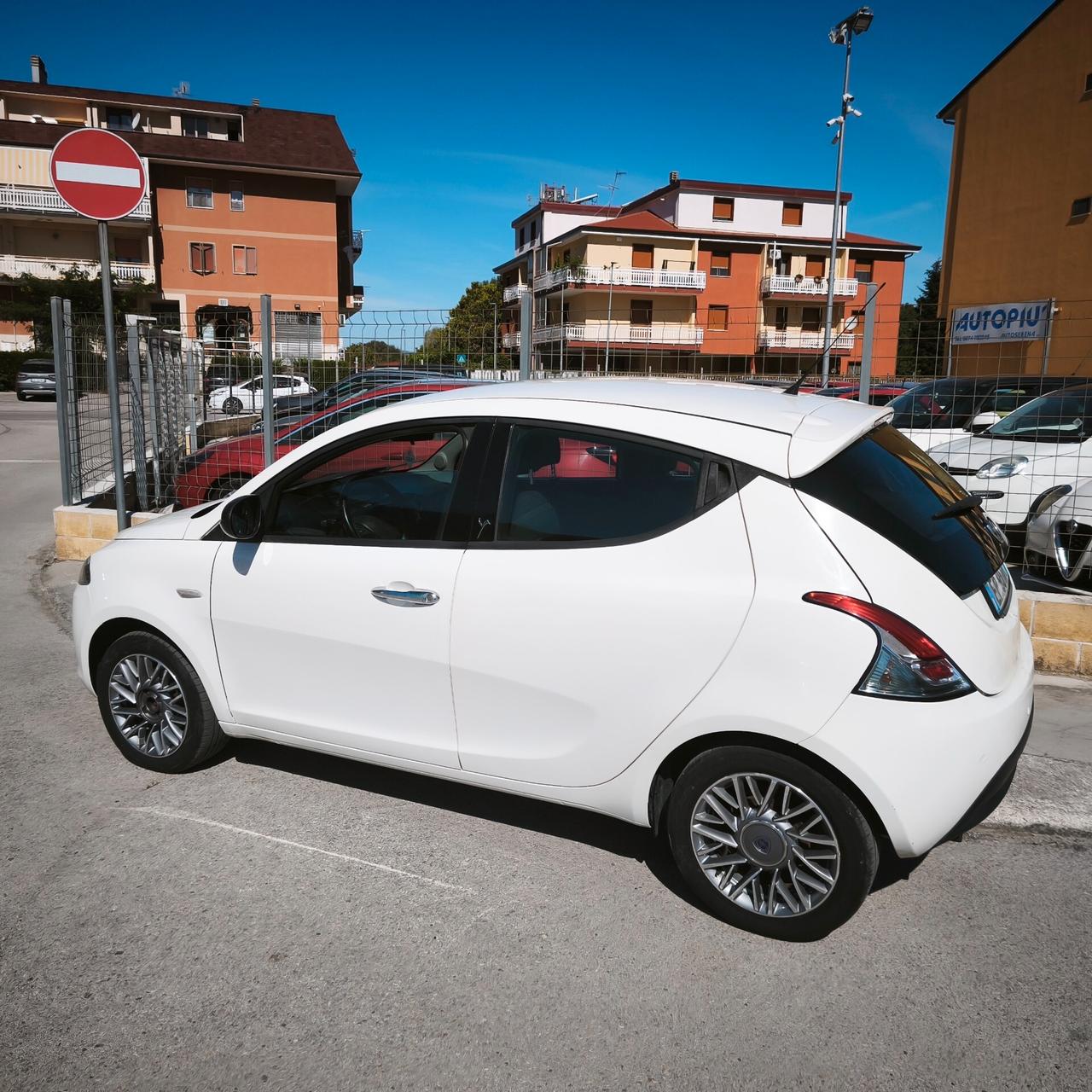 Lancia Ypsilon 1.3 MJT 16V 95 CV 5 porte S&S Silver