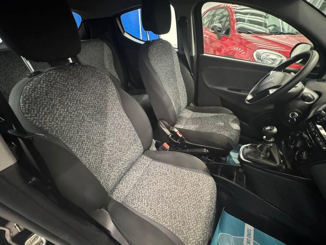 Lancia Ypsilon III 1.0 firefly hybrid Silver s&s 70cv