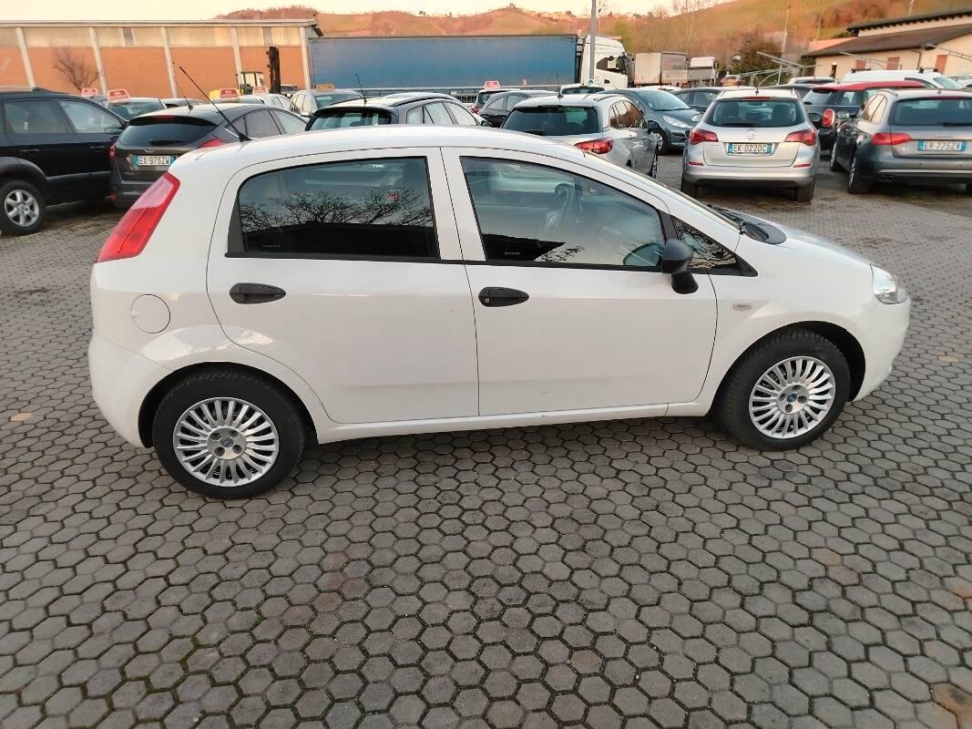 Fiat Punto 1.4 Dynamic 77cv 5p