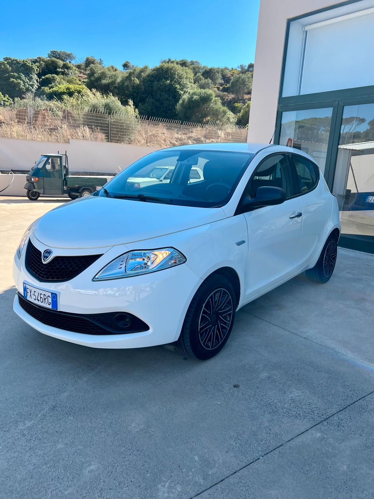 Lancia Ypsilon 1.2 69 CV 5 porte S&S Gold