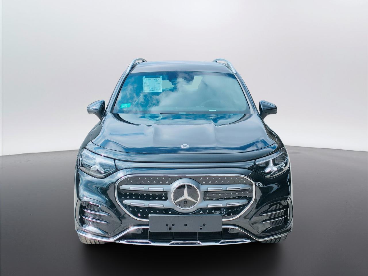 Mercedes-Benz GLB 250+ con tecnologia EQ