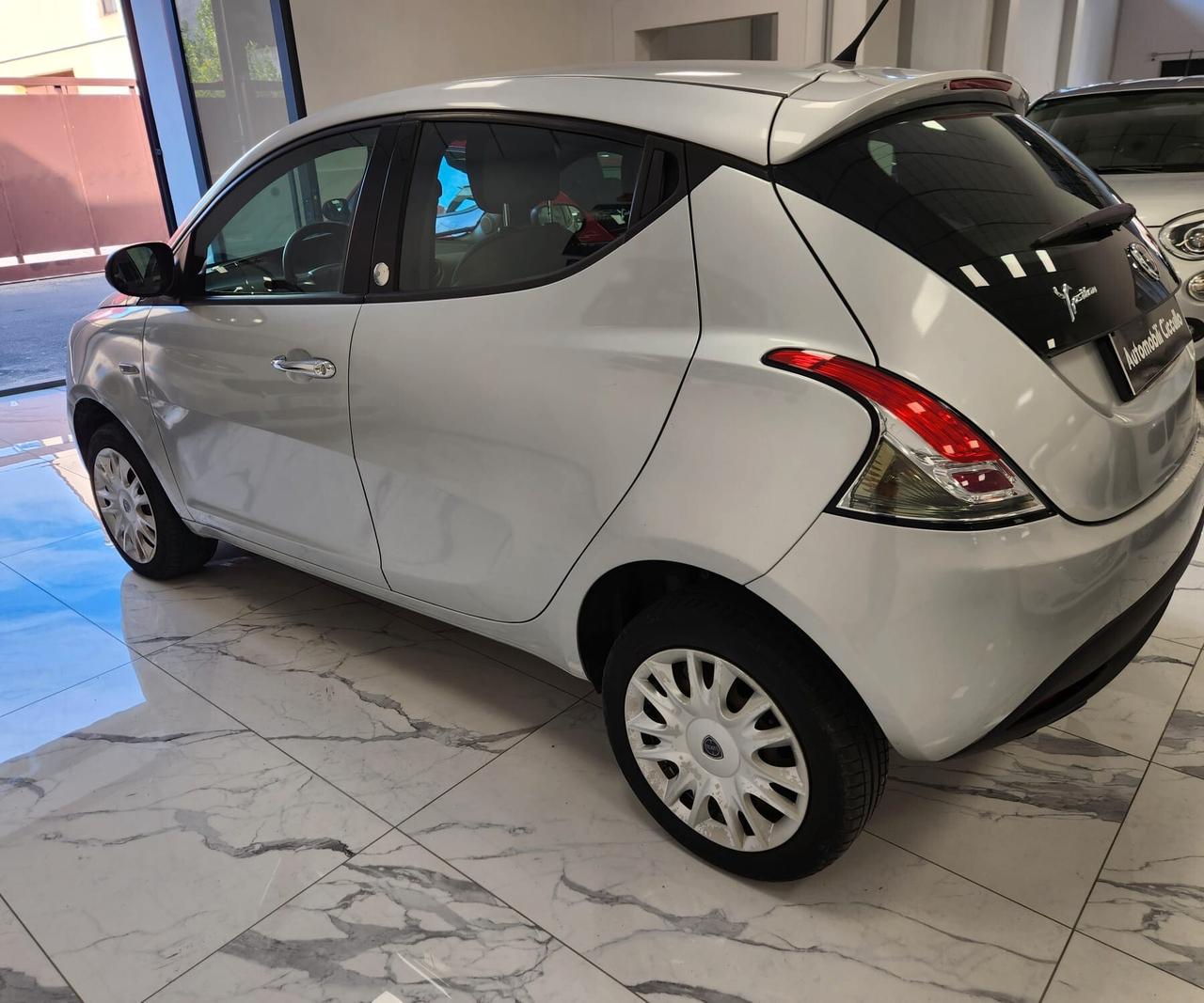 Lancia Ypsilon BENZ/METANO 85CV