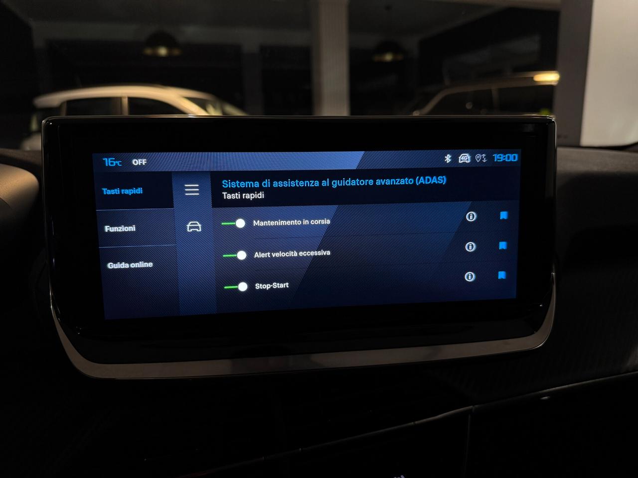 PEUGEOT 2008 1.2 PURETECH ALLURE 2025