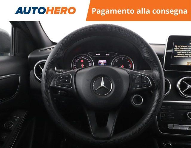 MERCEDES-BENZ A 180 d Automatic Business