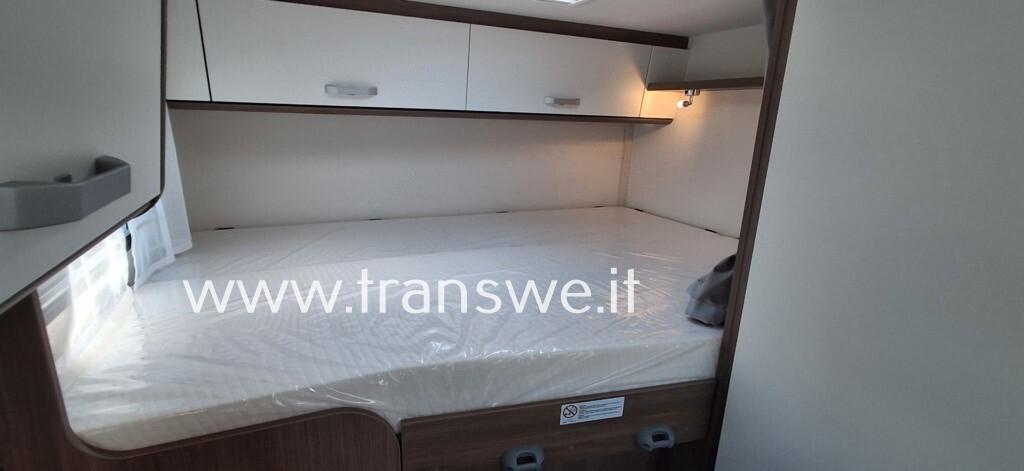 Carado V132 Pro+ camper van con letto matrimoniale posteriore