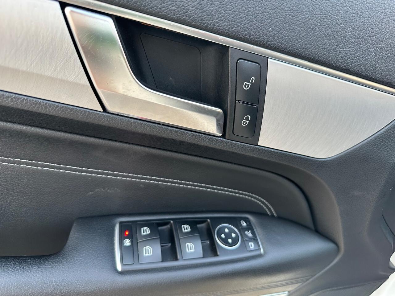 Mercedes Classe E AUT. 2.2 170CV Sport DA VETRINA