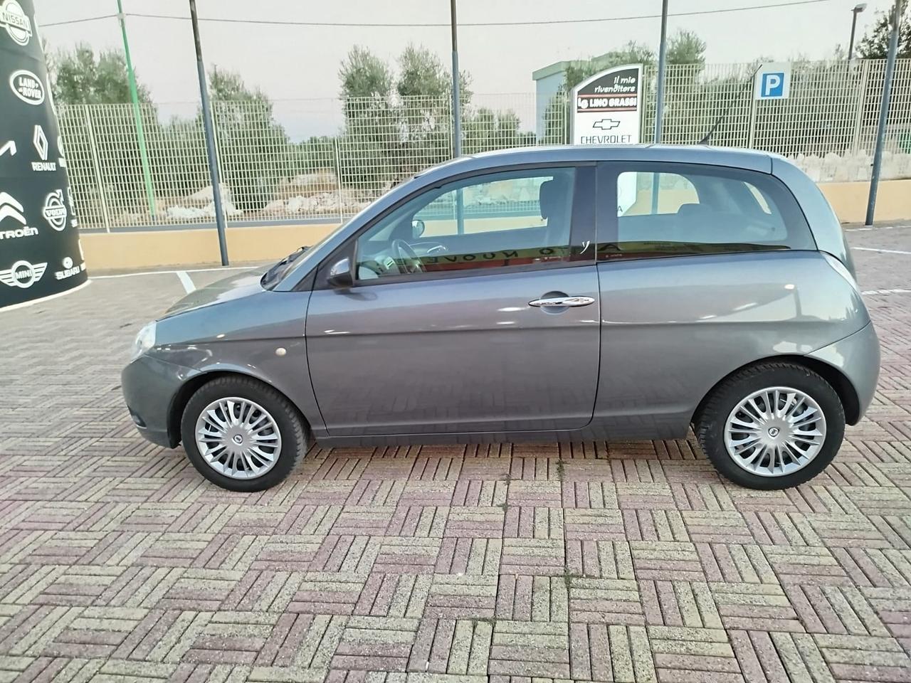 Lancia Ypsilon 1.2 Platino