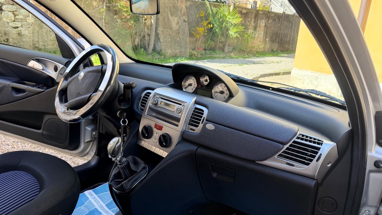 Lancia Ypsilon 1.2 Moda Milano