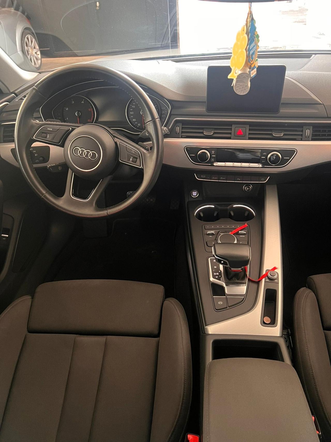 Audi A4 Avant 40 TDI S tronic line edition