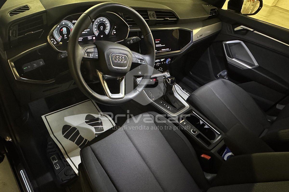 AUDI Q3 35 TDI S tronic Identity Black
