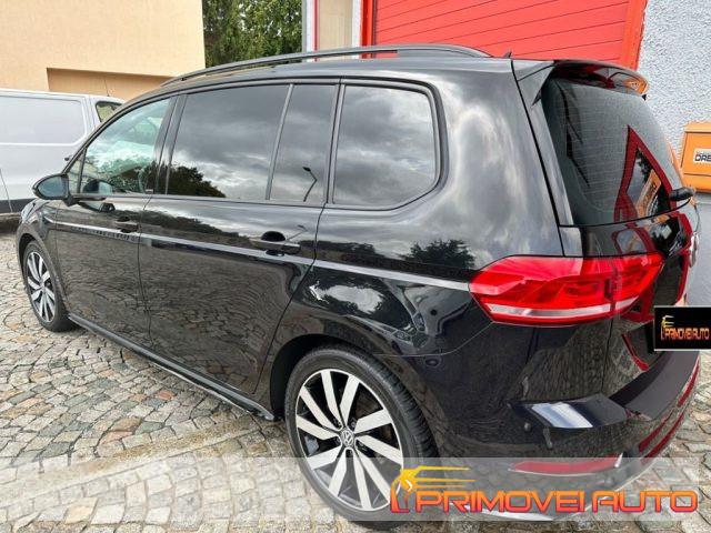 VOLKSWAGEN Touran 1.5 TSI DSG R-LINE