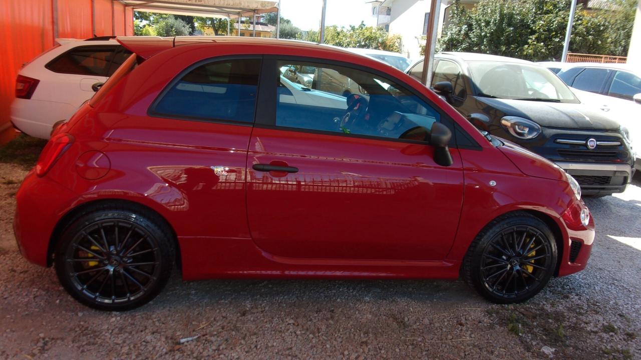 Abarth 695 1.4 Turbo T-Jet 180 CV