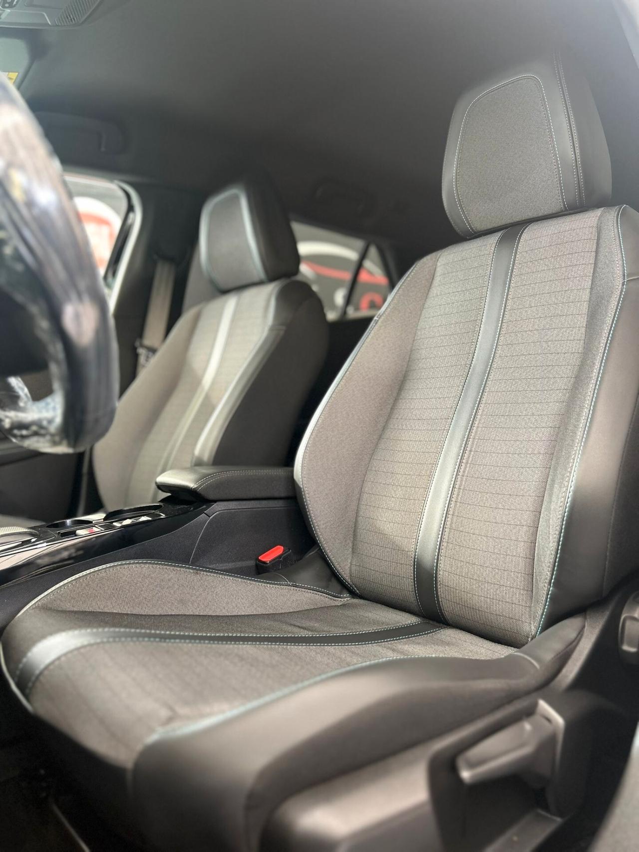 Peugeot 2008 BlueHDi 1.5 Diesel 130 S&S EAT8 Allure