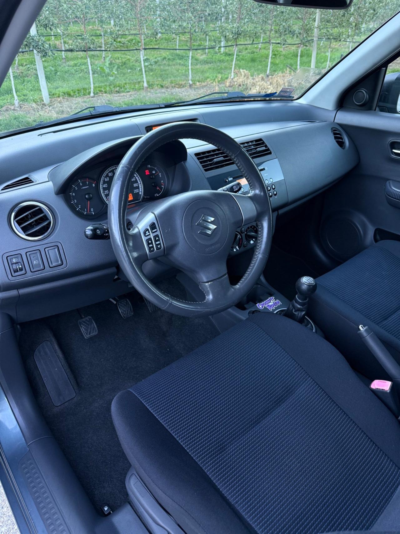 Suzuki Swift 1.3 4x4 5p. GL