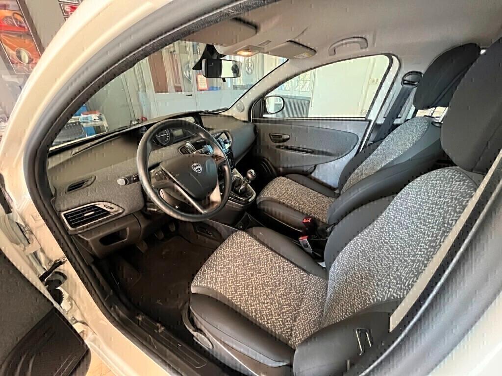 Lancia Ypsilon 0.9 TwinAir 85 Cv 5p Ecochic Metano Adatta per Neopatentati
