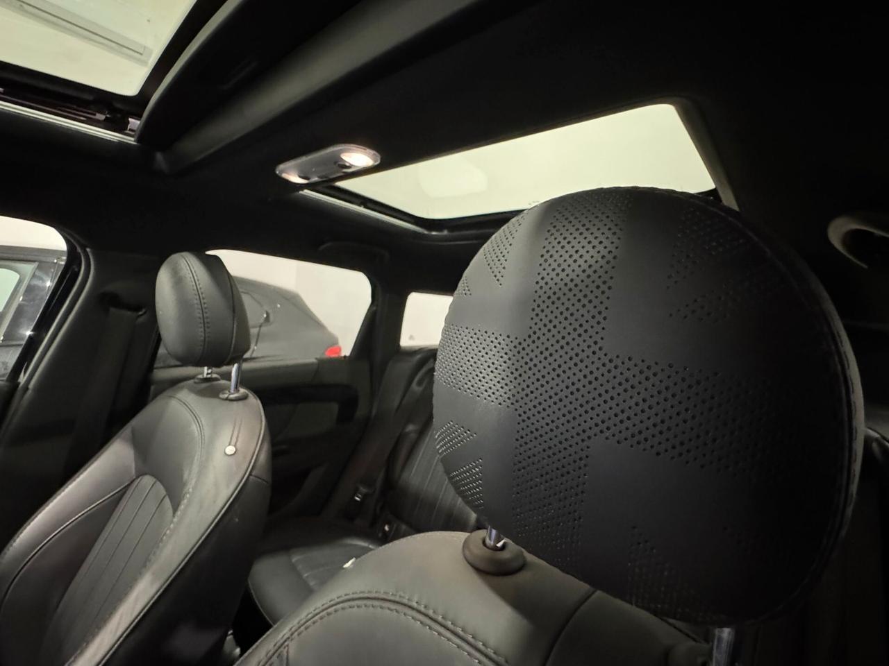 Mini Cooper Countryman 1.5 Essential