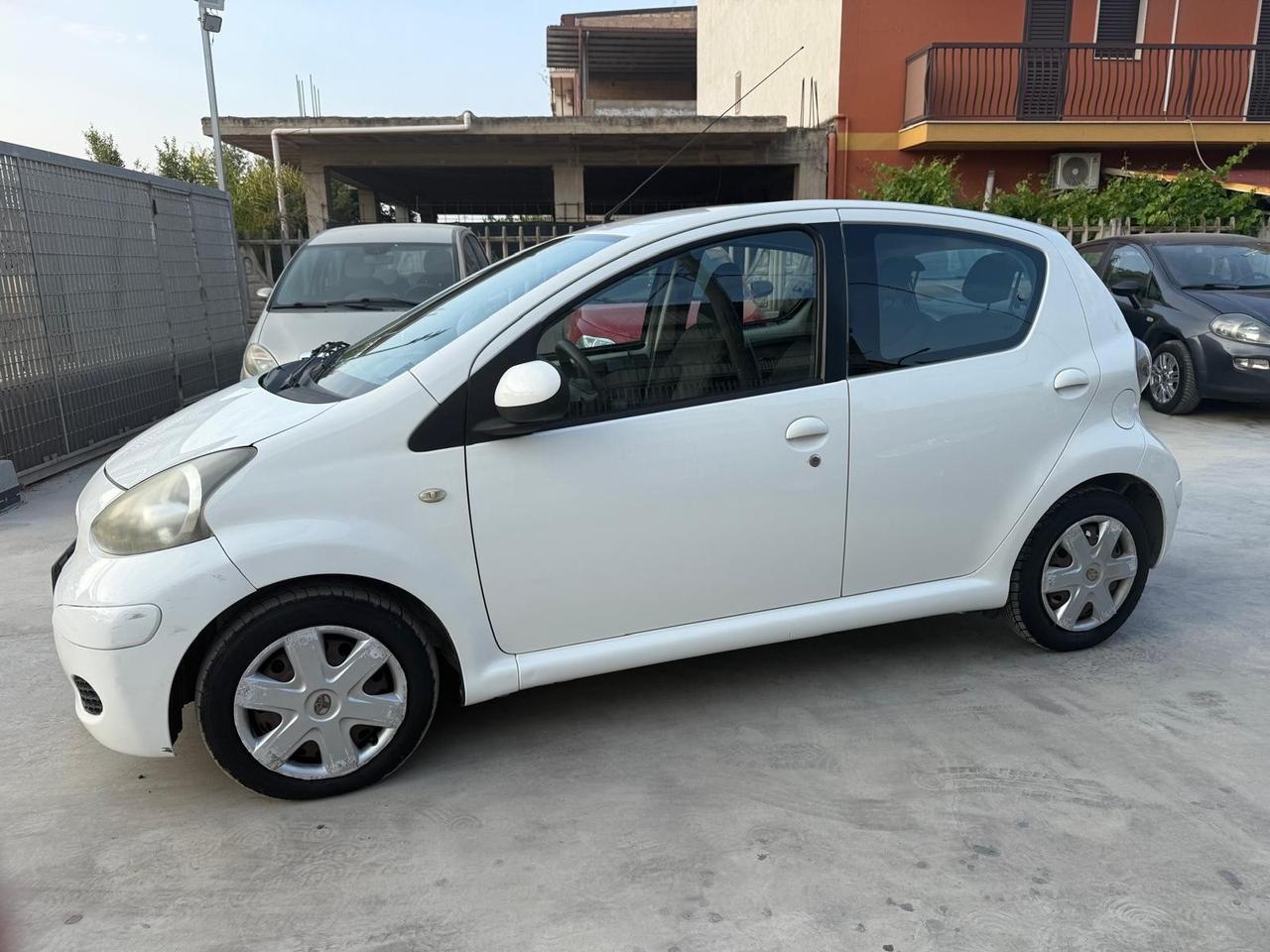Toyota Aygo 1.0 12V VVT-i 5 porte Deep Ocean Connect MMT