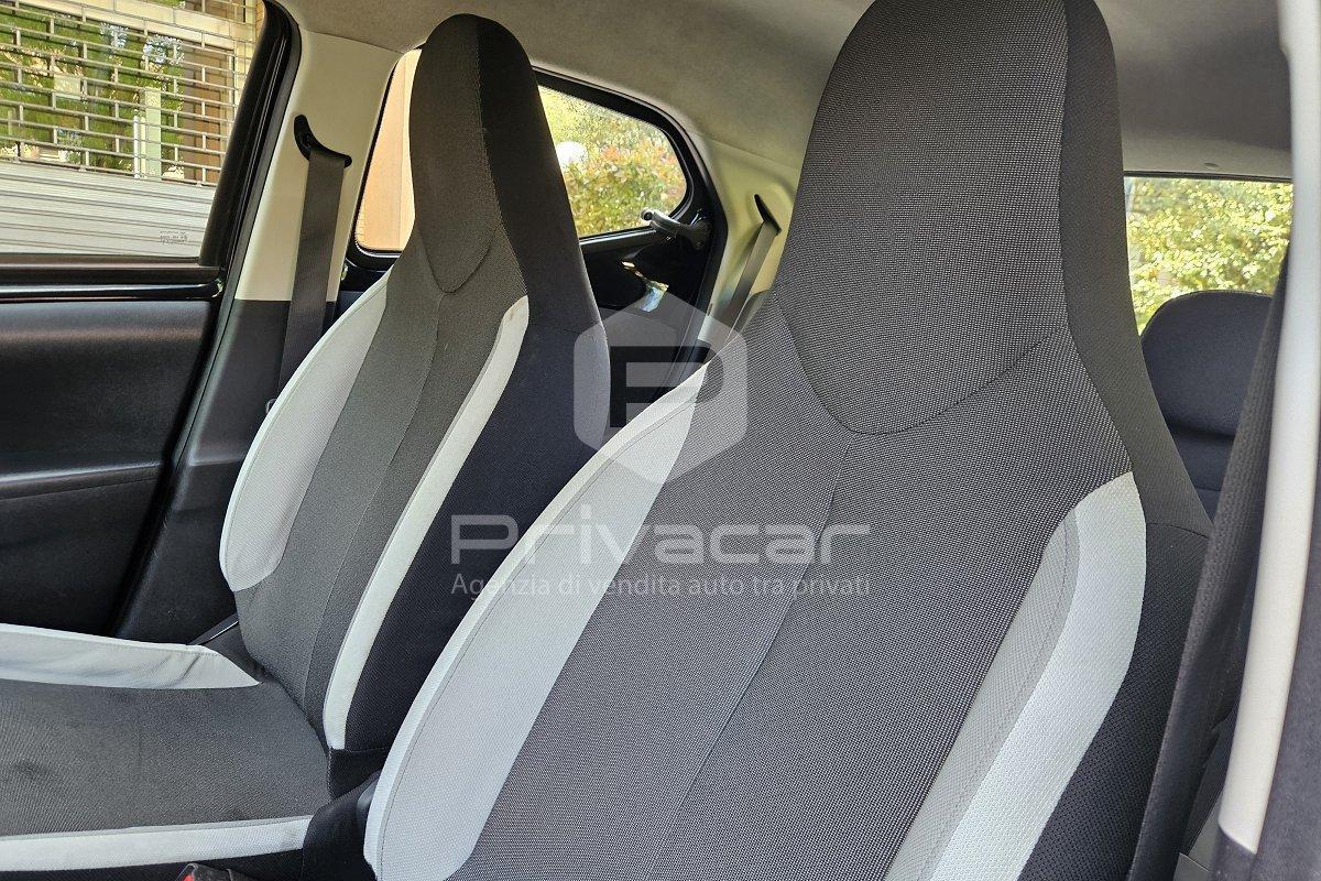 TOYOTA Aygo 1.0 VVT-i 69 CV 5 porte x-play