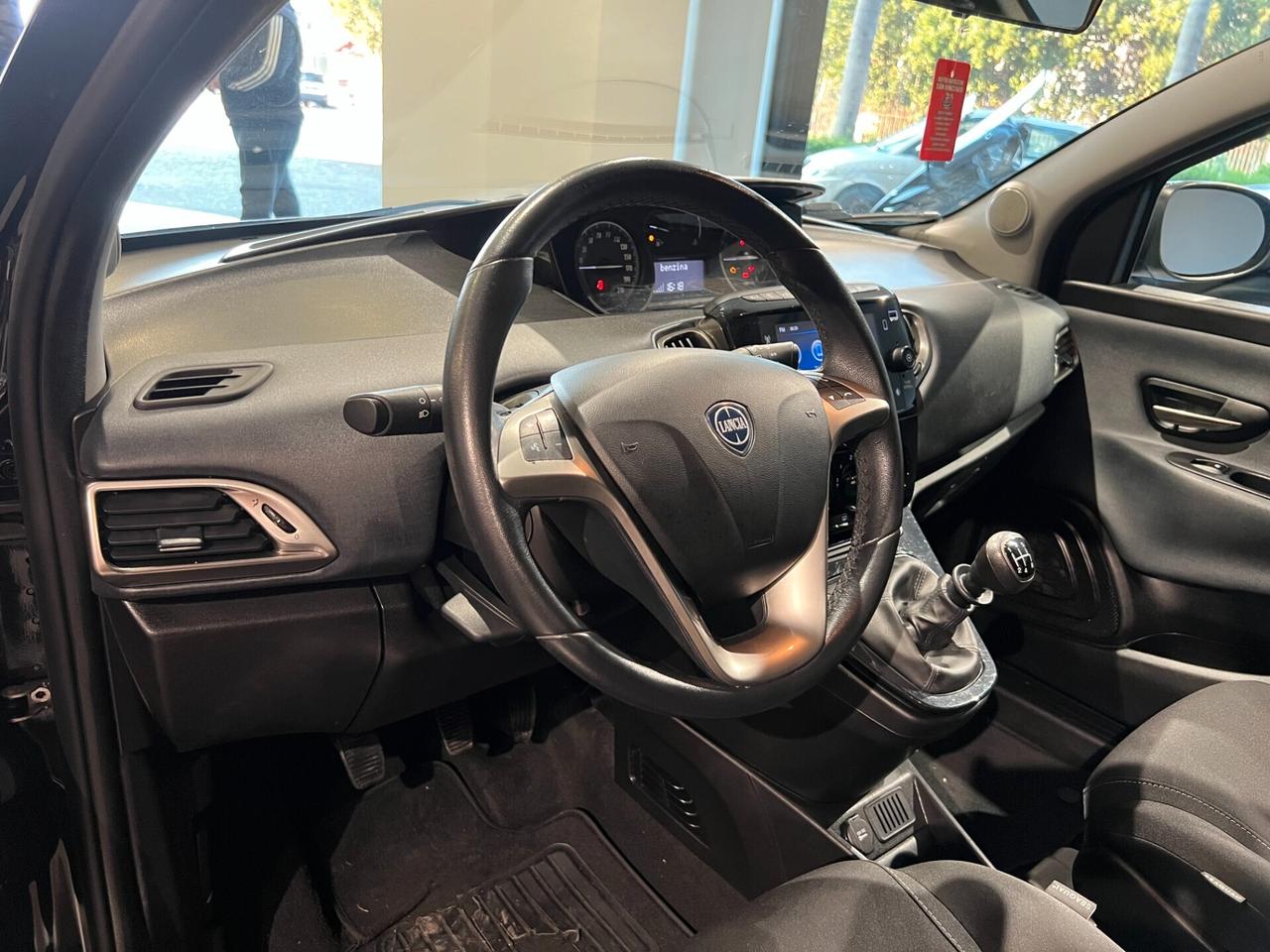 Lancia Ypsilon 1.2 69 CV 5p. GPL Ecochic Gold