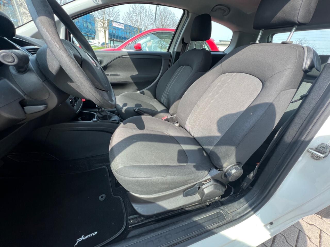 Fiat Punto 1.4 benzmetano ok Neopatentati