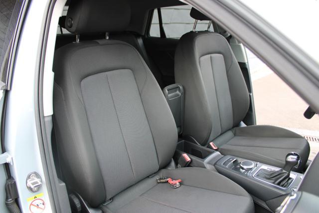 AUDI Q2 35 TFSI S tronic Identity Black
