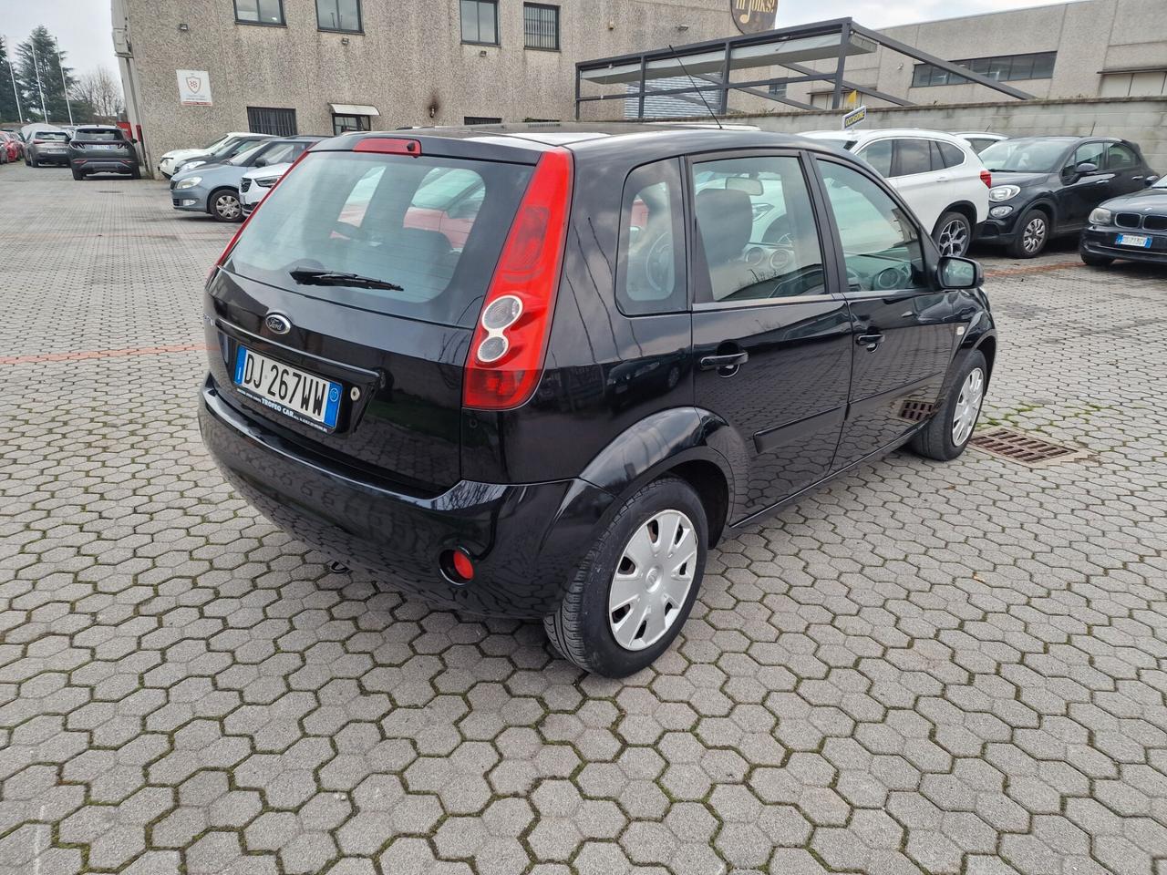 Ford Fiesta 1.2 benzina 135000 km neopatentati