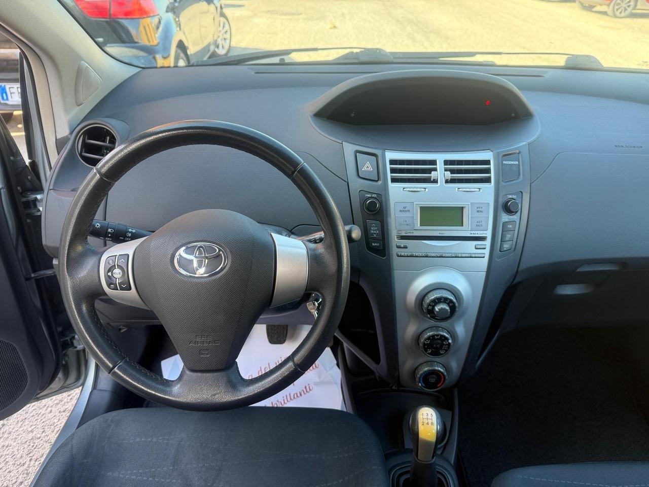 Toyota Yaris 1.0 5 porte