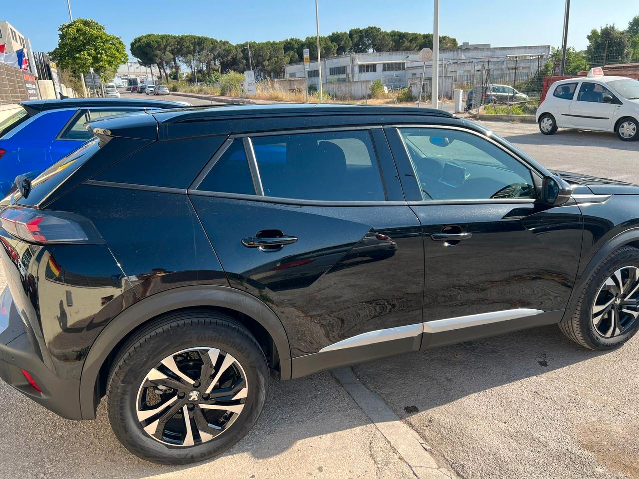 Peugeot 2008 BENZ 17MILA KM 2023 COME NUOVA