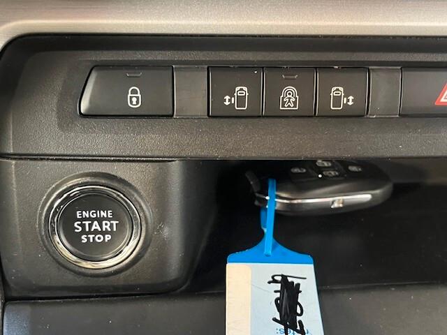 Peugeot Traveller BlueHdi 144 cv ALLURE 8 POSTI DOPPIA PORTA ELETTRICA LATARALE