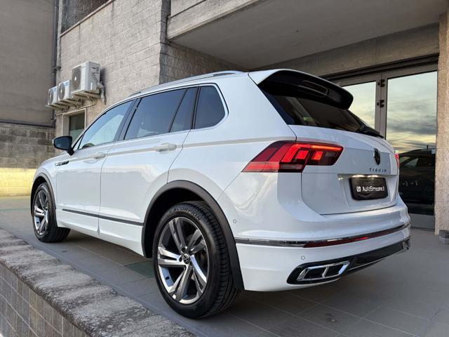 VOLKSWAGEN Tiguan 2.0 TDI 150 CV SCR DSG R-Line LUCI AMBIENTE