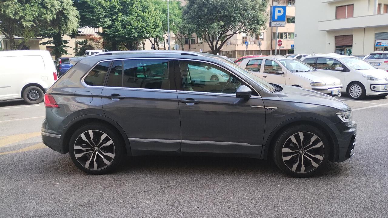 Volkswagen Tiguan 2.0 TDI SCR R-LINE BlueMotion Technology