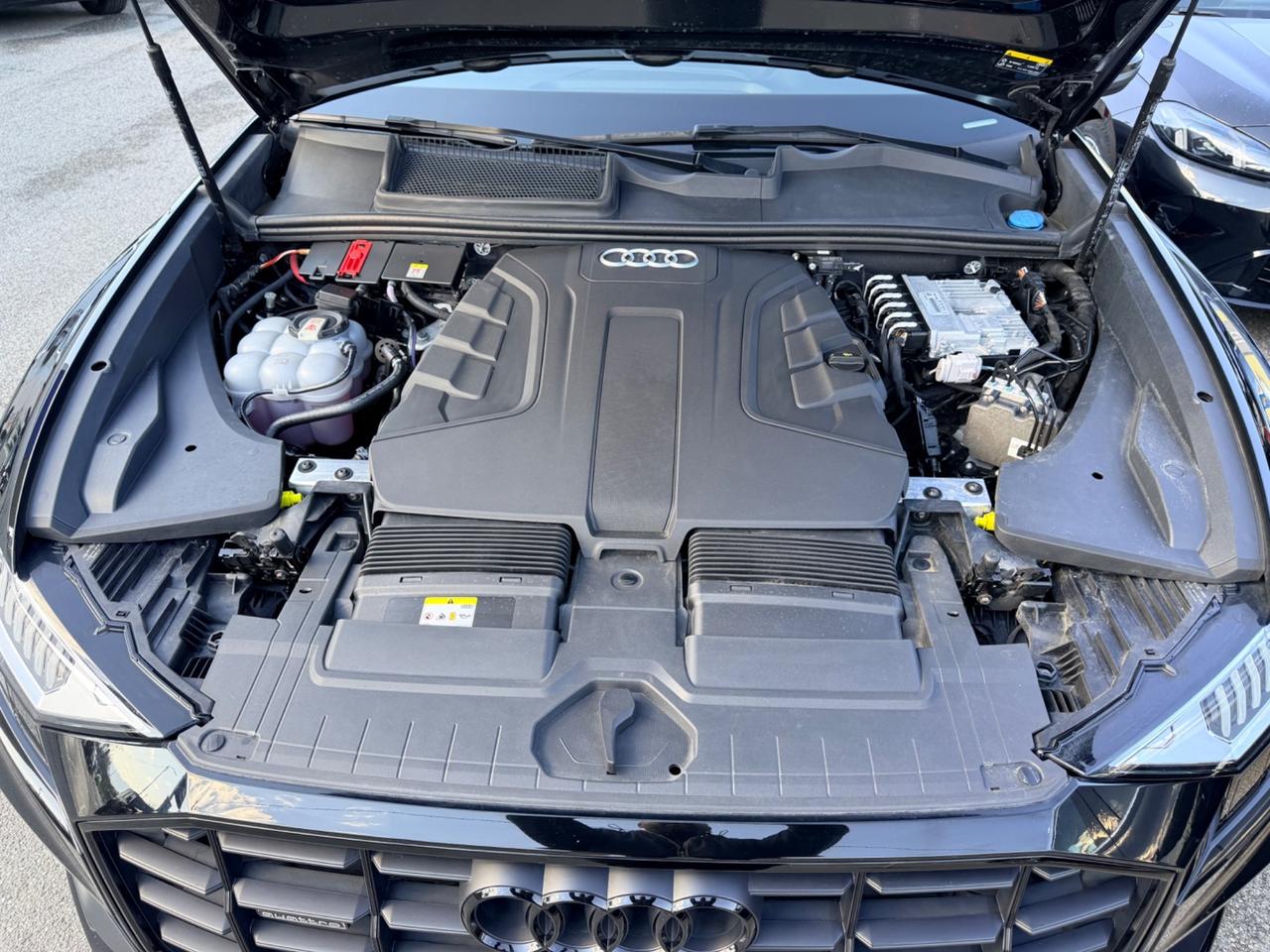 Audi Q8 50 TDI 286 CV quattro s-line plus cerchi 23